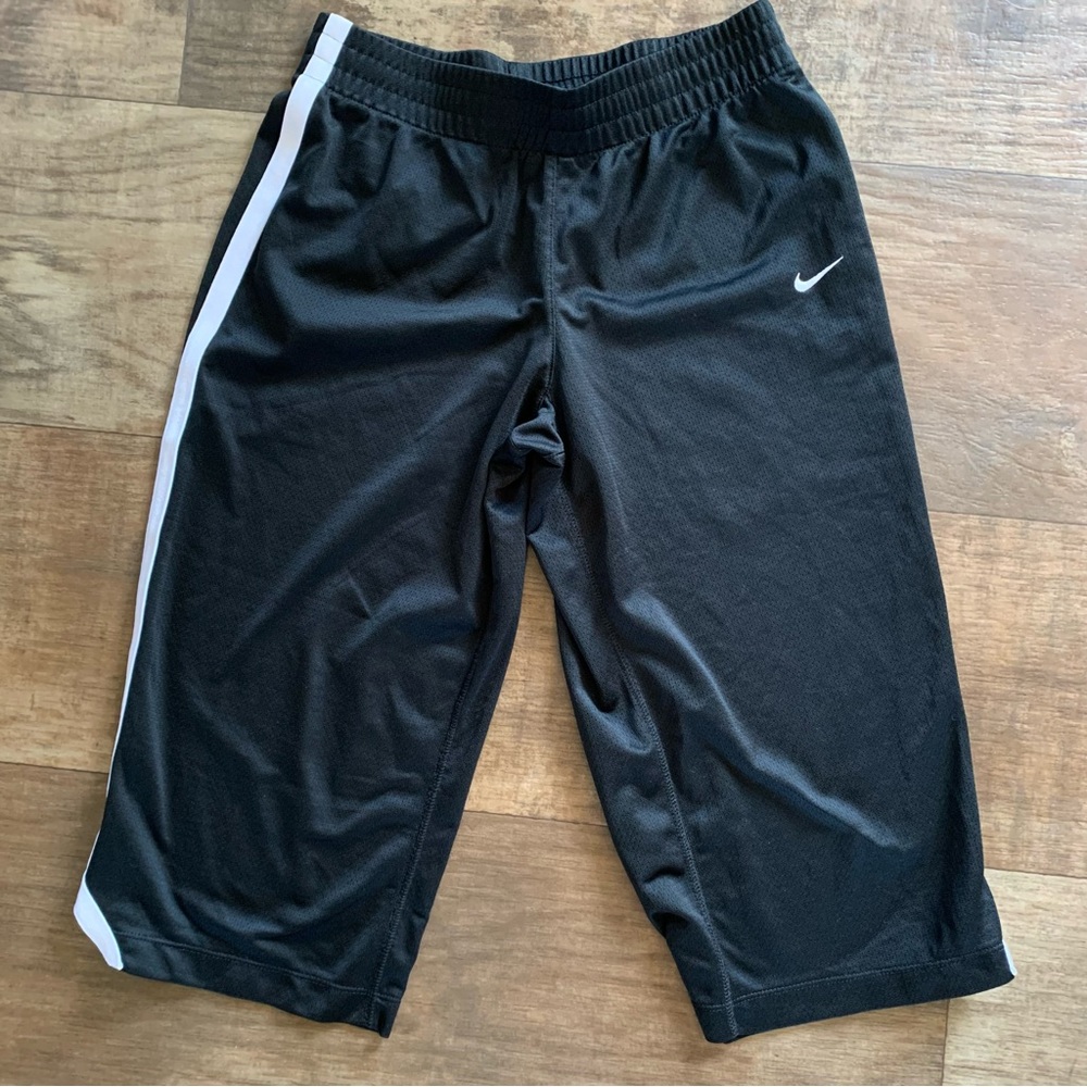 Nike mesh light weight dri fit capris